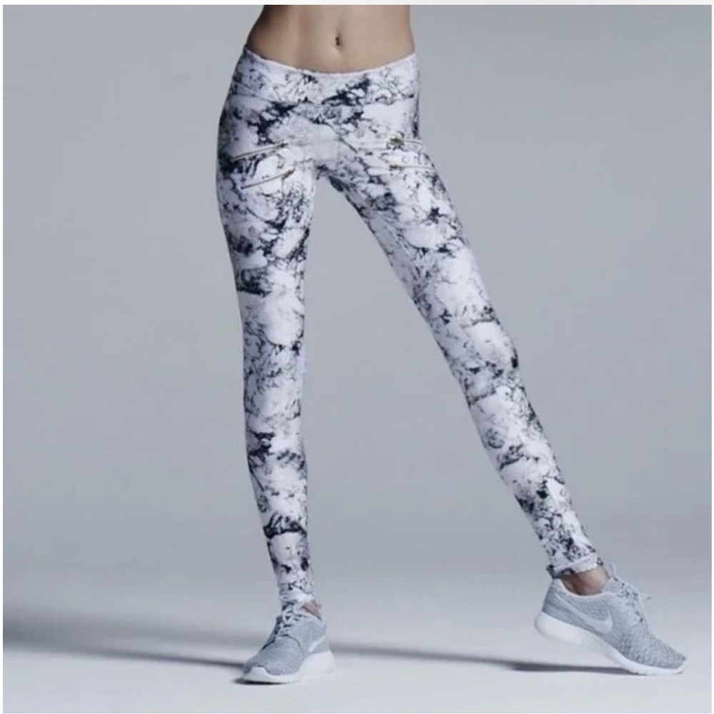 Varley > Marble Leggings with Zip Pockets White/Black Extra Small